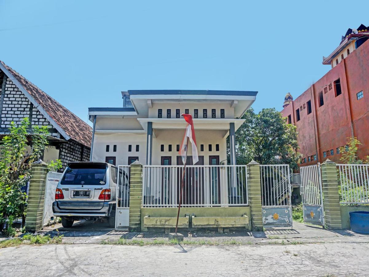 Oyo Life 91600 Syariah Army Kost & Homestay Gresik Zewnętrze zdjęcie